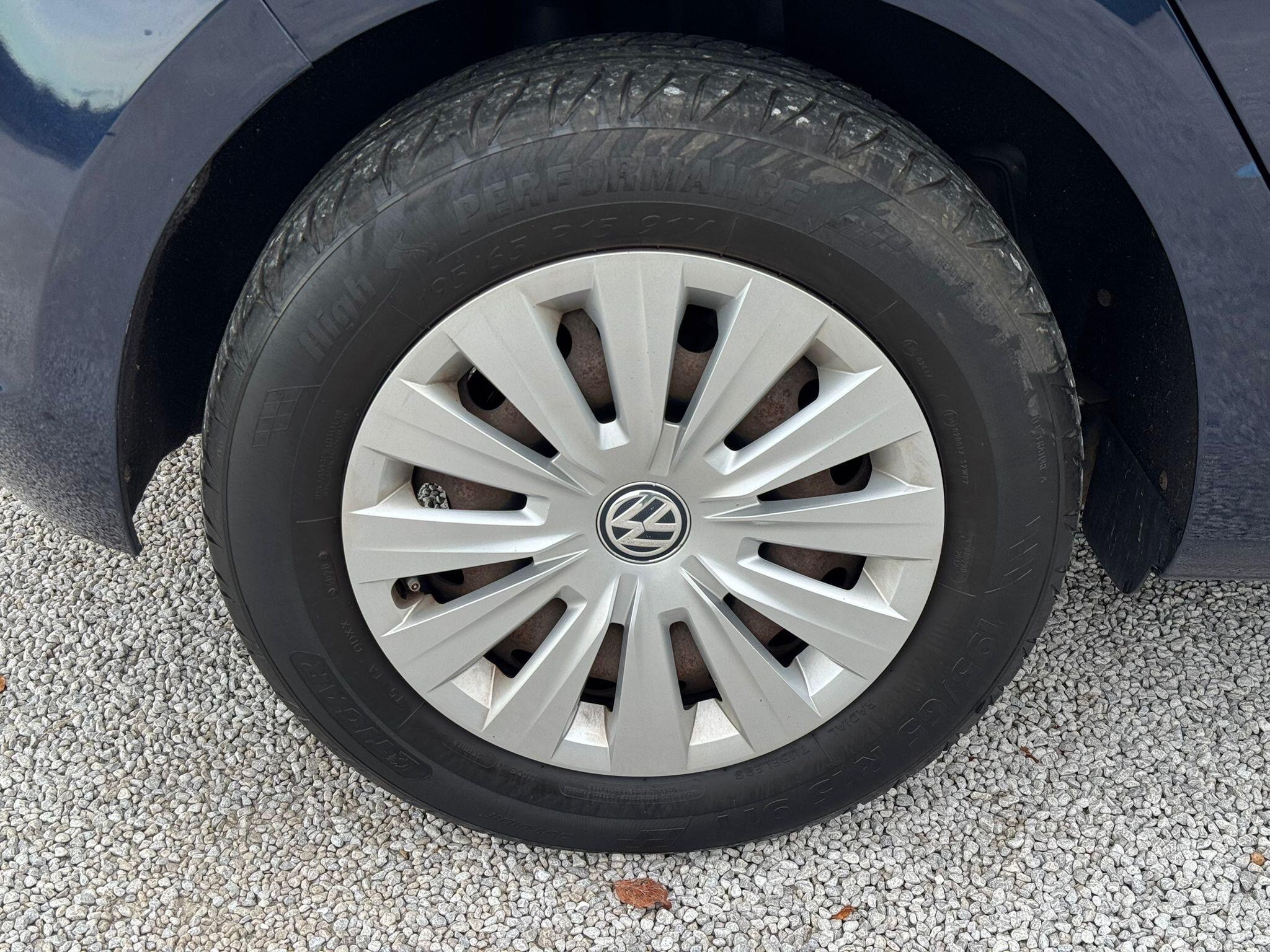 2013 Volkswagen Golf image 31