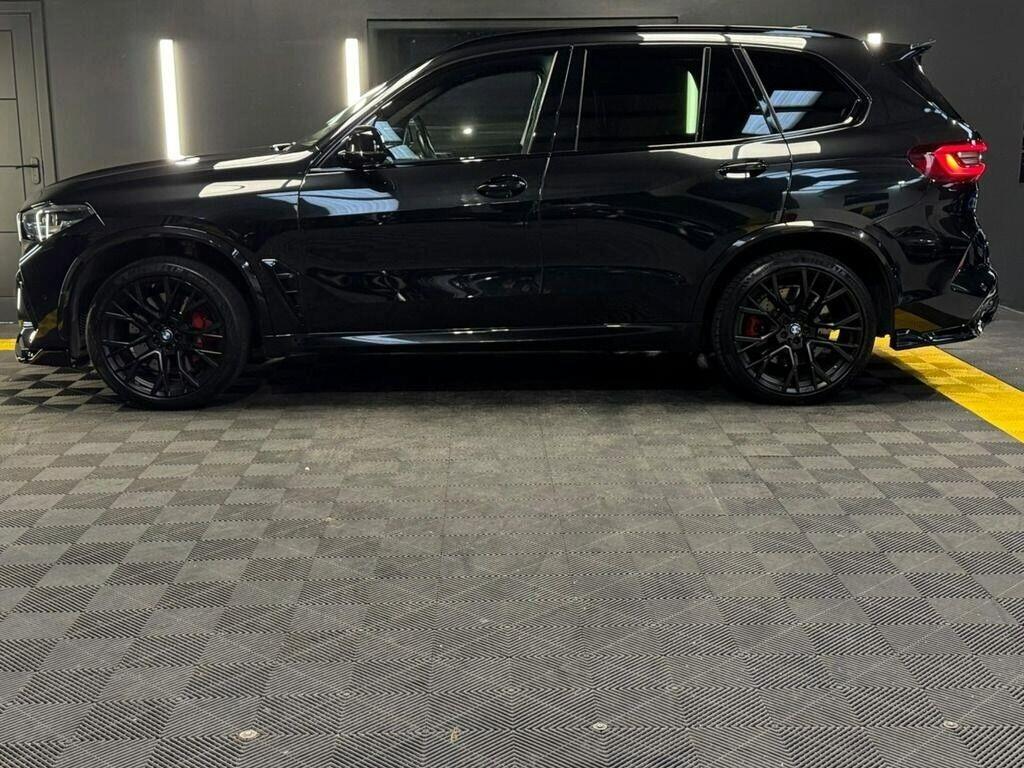 BMW X5 M view 4