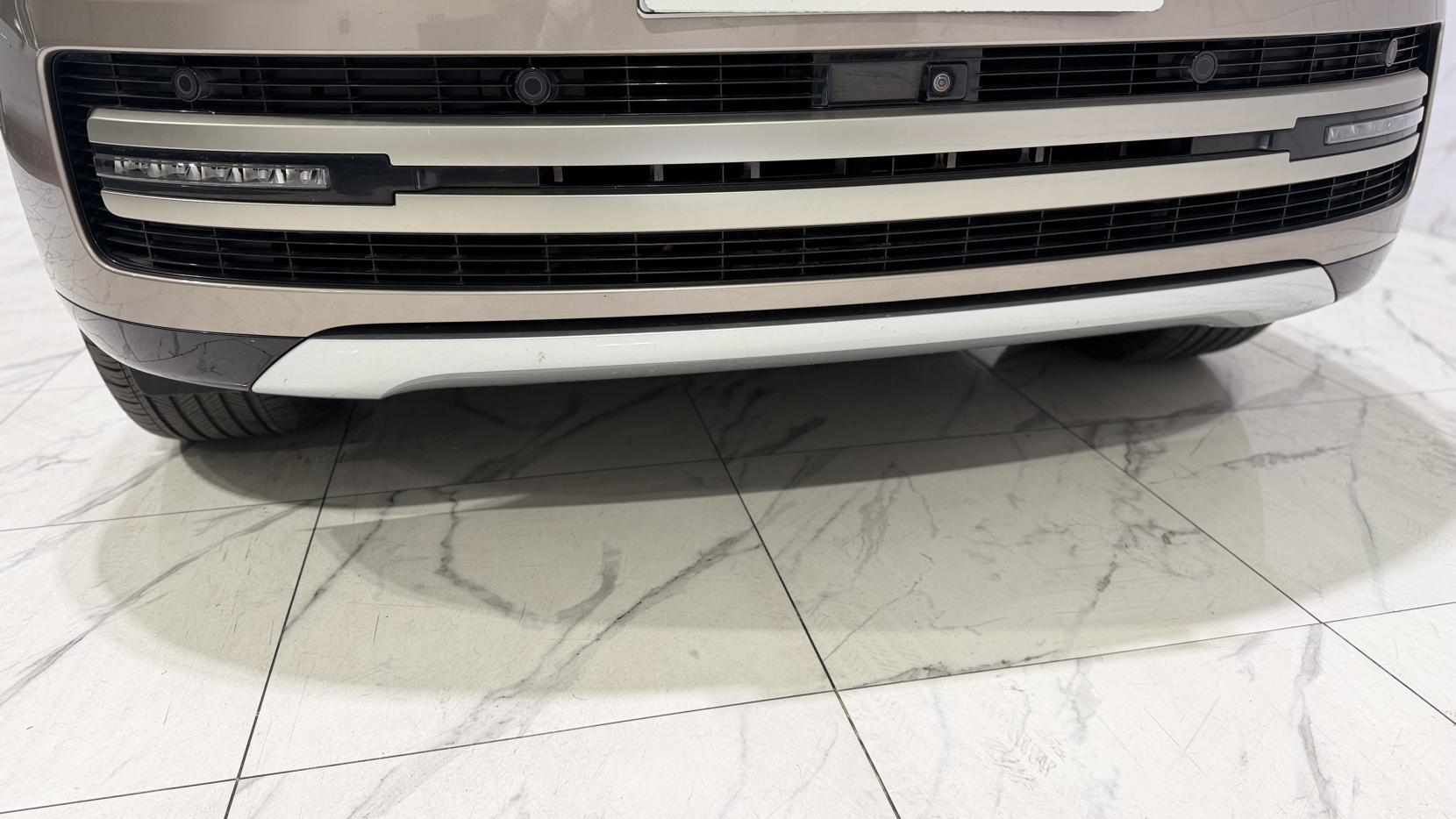 Land Rover Range Rover view 35