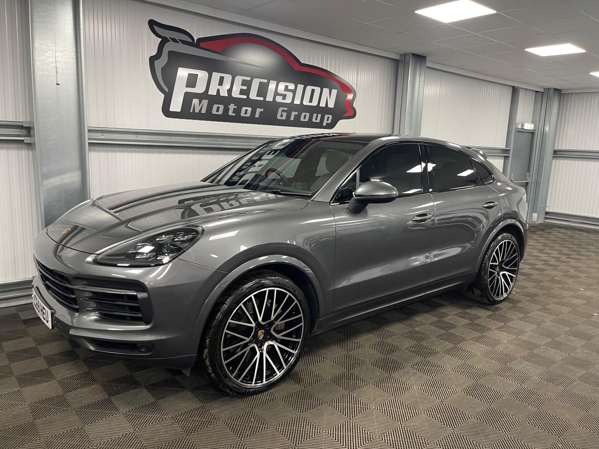 Porsche Cayenne view 8