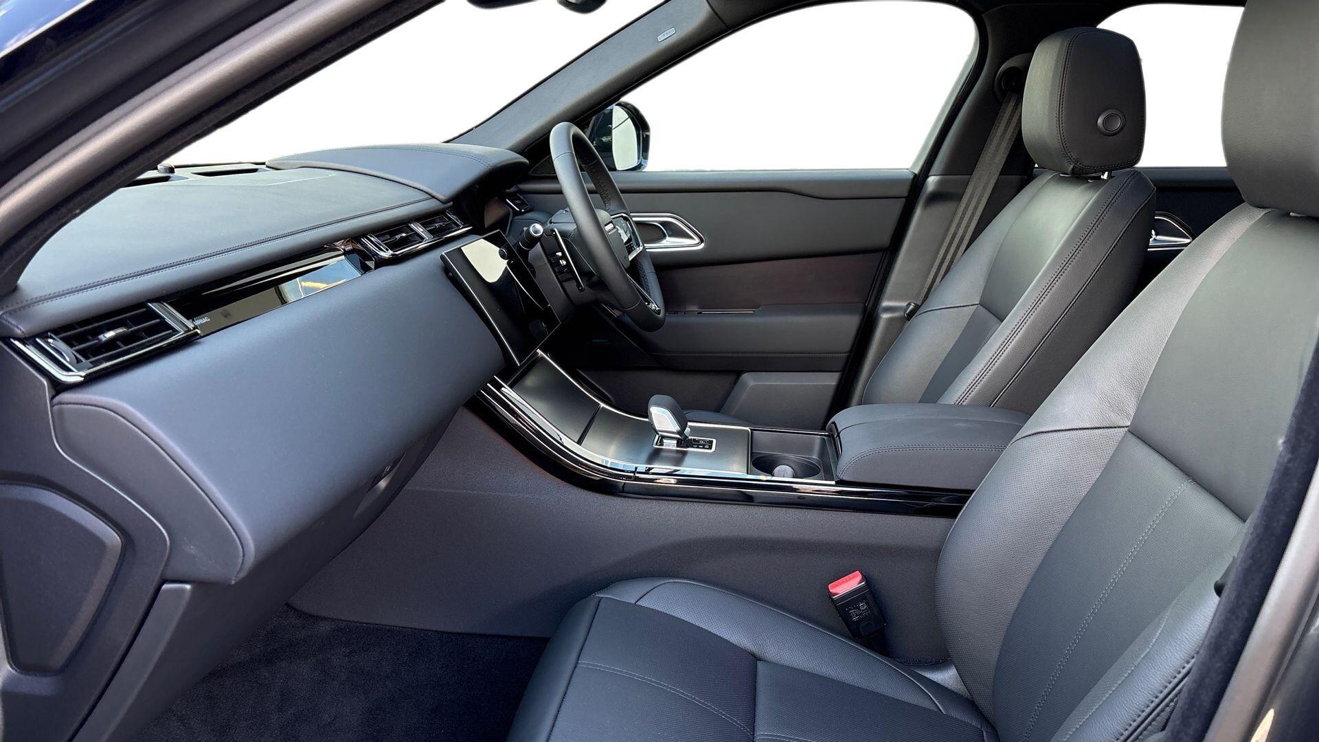 Land Rover Range Rover Velar view 6