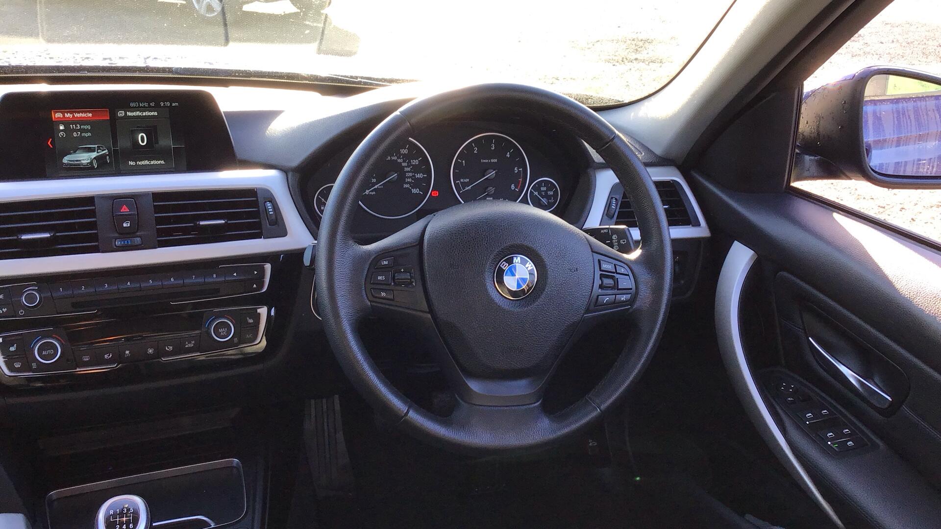 BMW 3 Series view 5