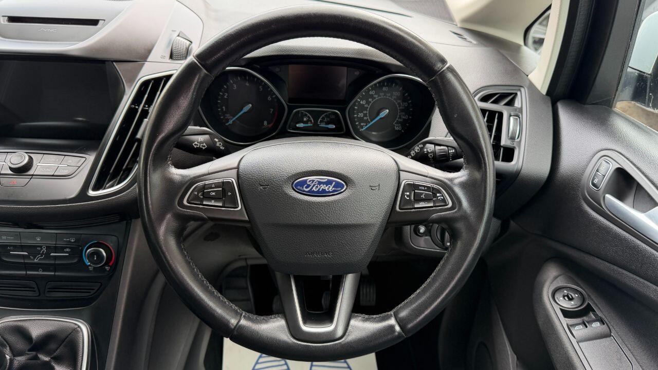 Ford C-Max view 16