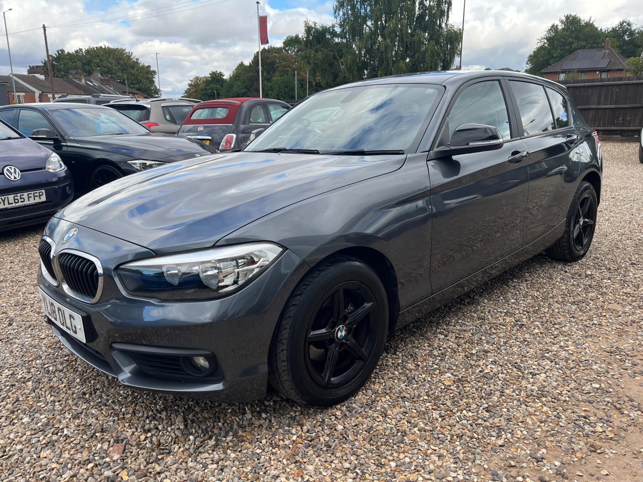 BMW 1 Series view 10