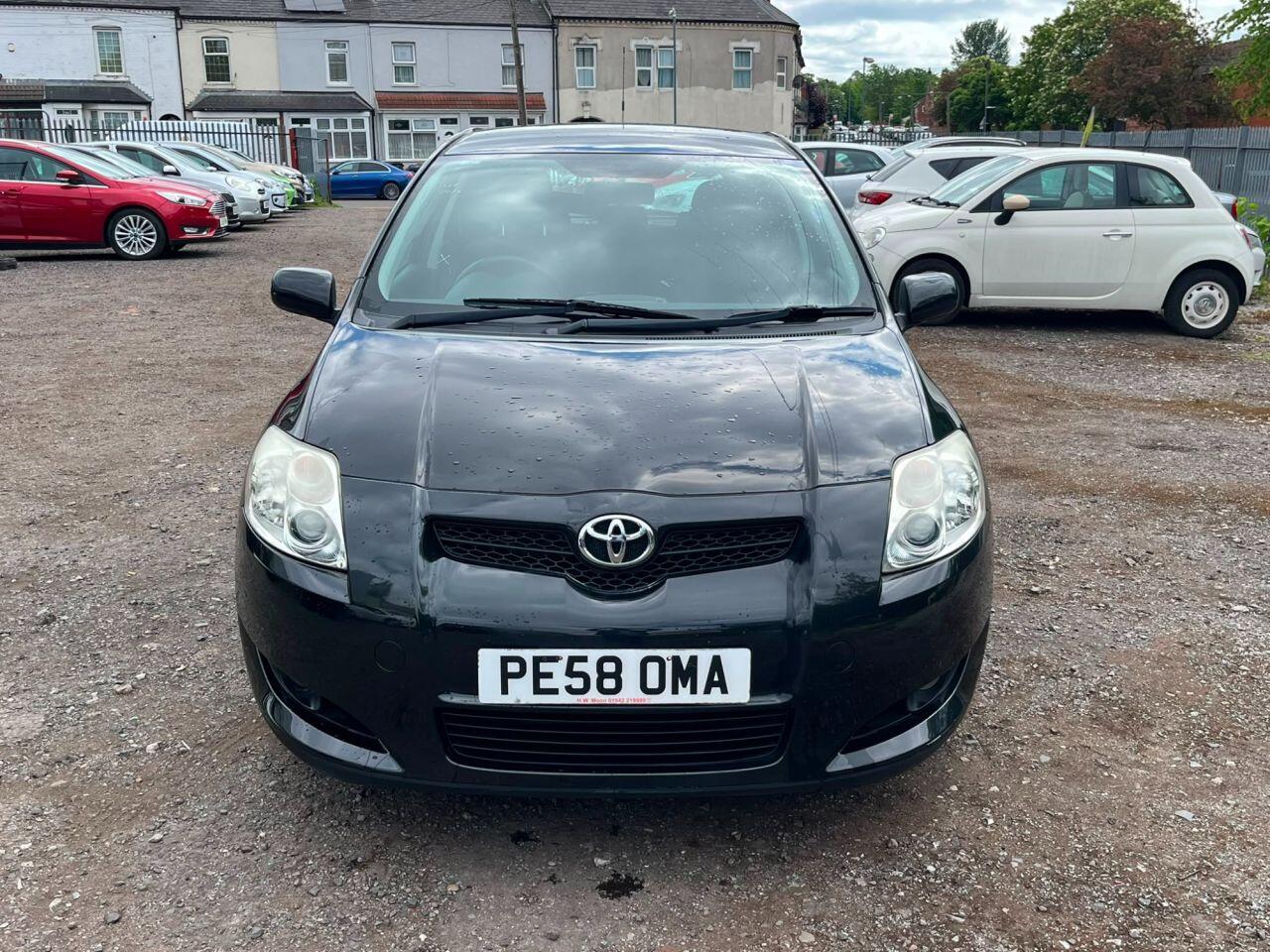 Toyota Auris main image