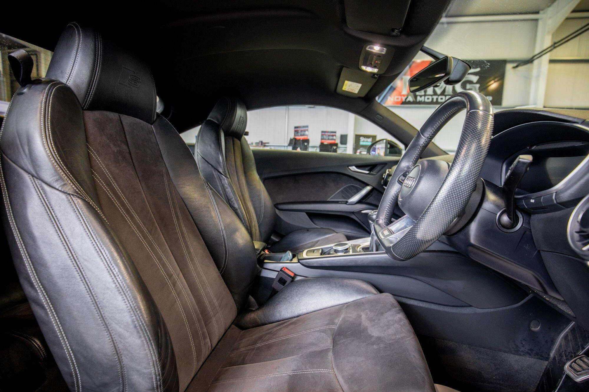 Audi TT view 16