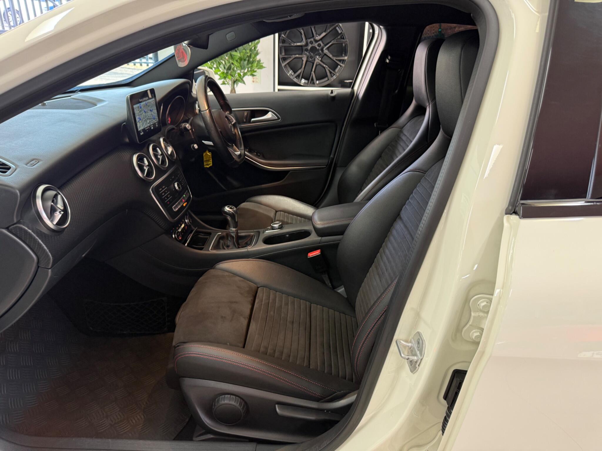 Mercedes-Benz A-Class view 32