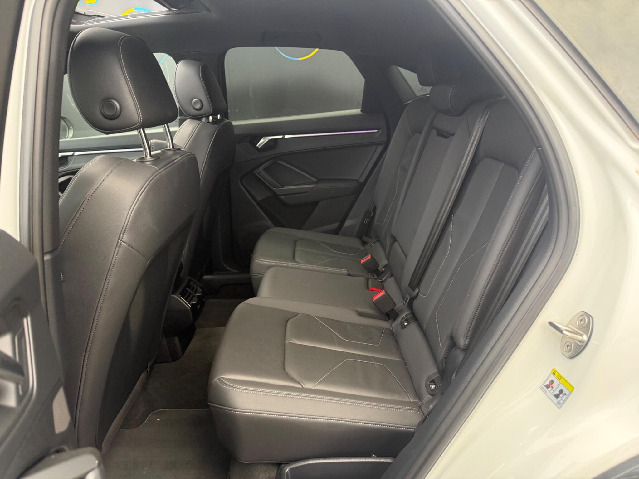 Audi Q3 view 24