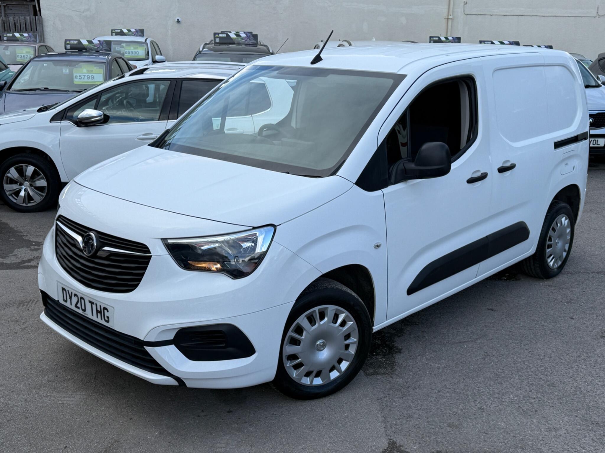 Vauxhall Combo - Image 10