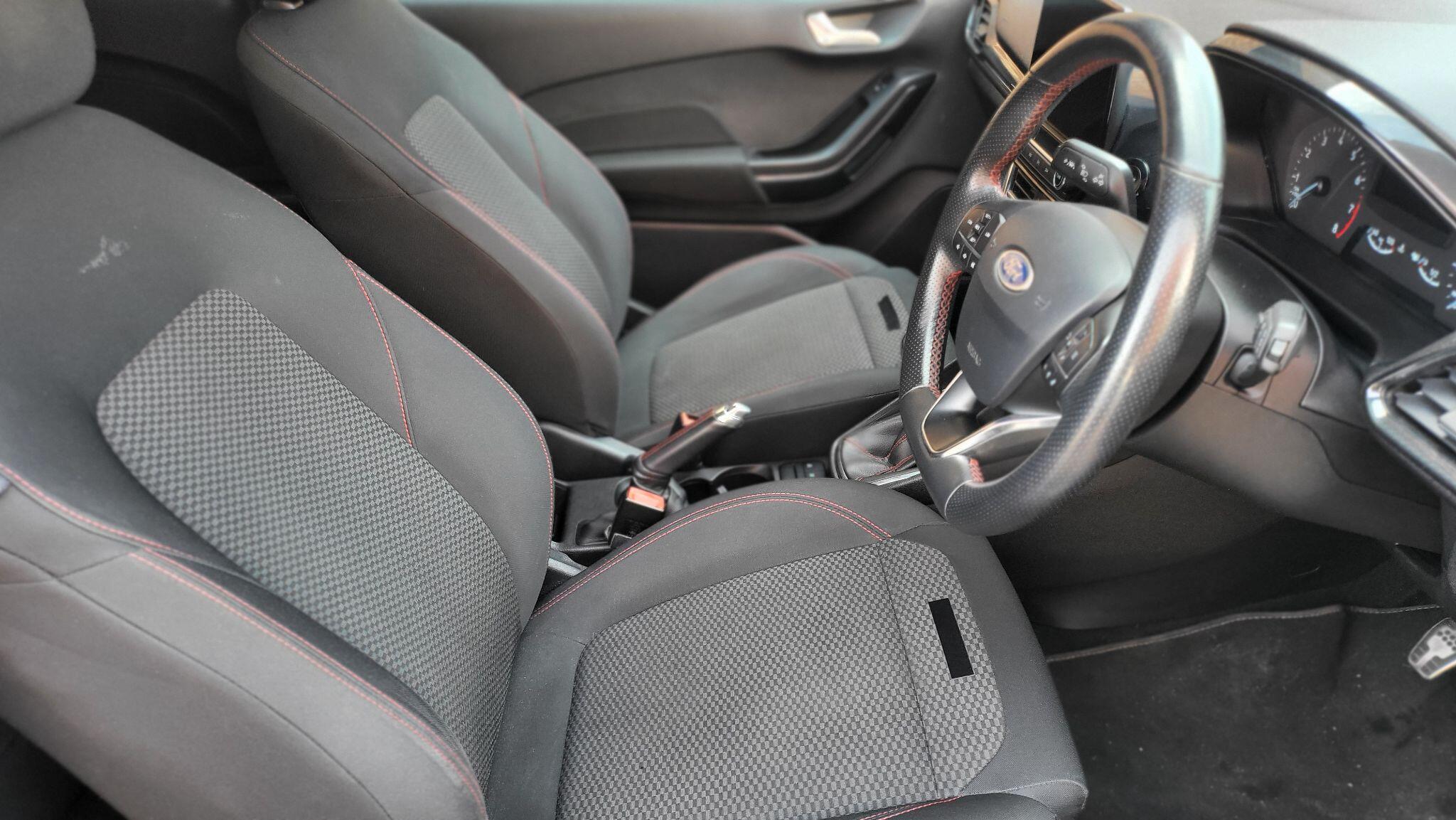 Ford Fiesta view 13