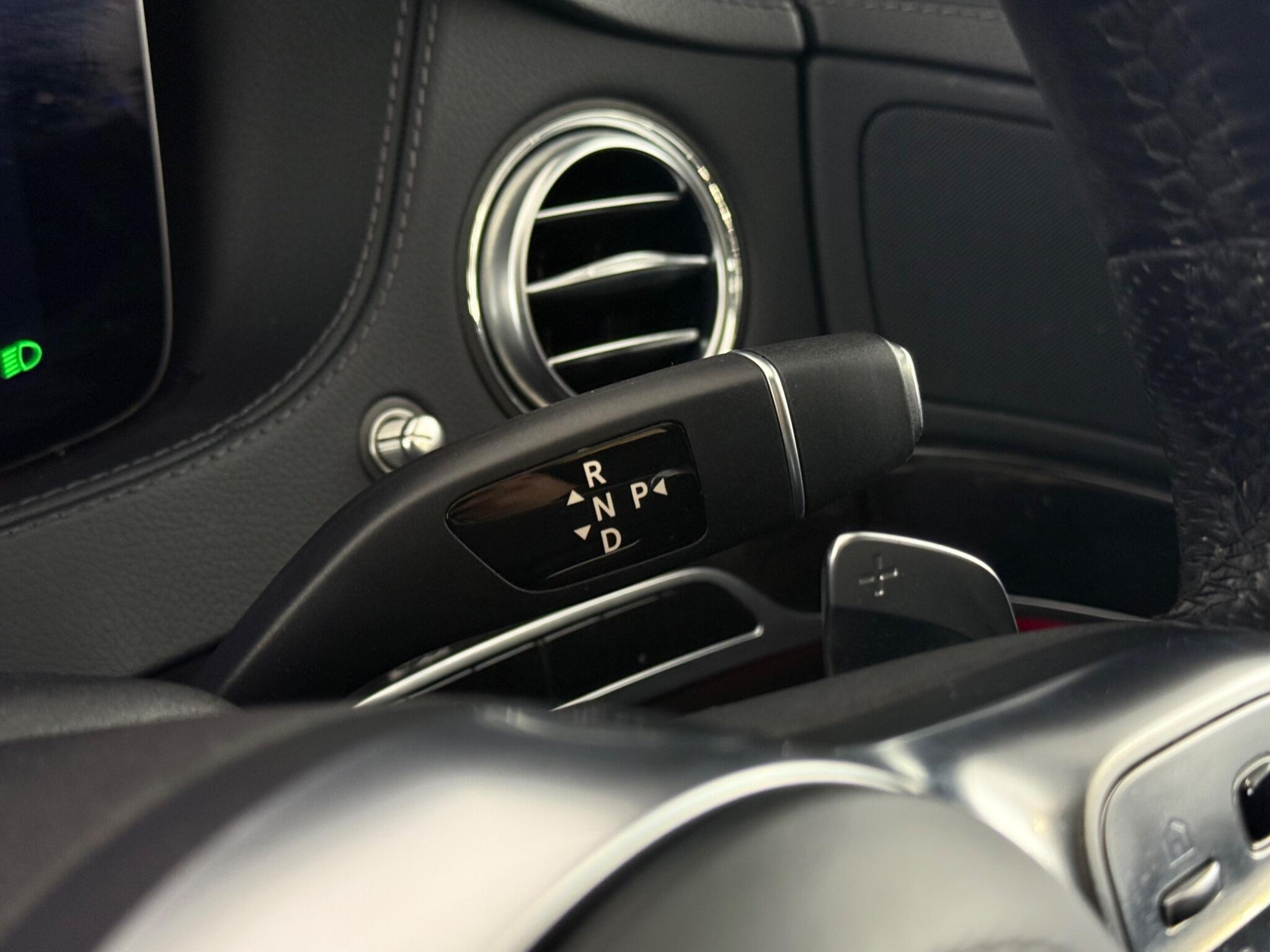 Mercedes-Benz S-Class view 19