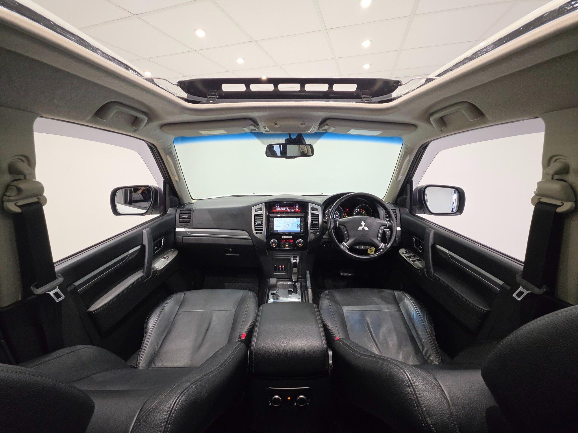 Mitsubishi Shogun view 25