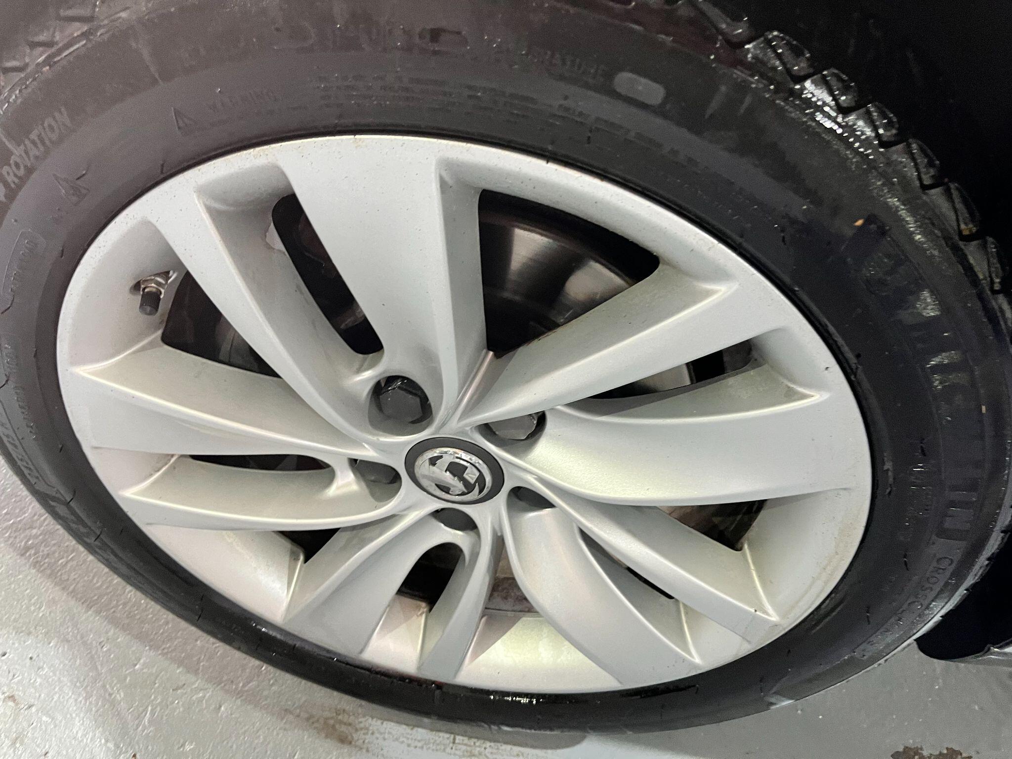 Vauxhall Insignia view 39