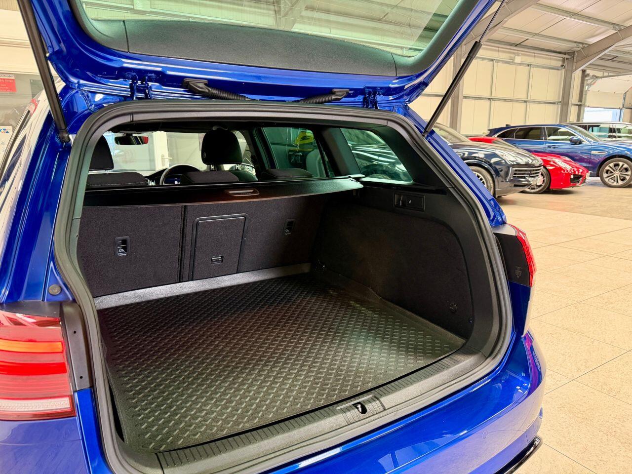 Volkswagen Golf view 24