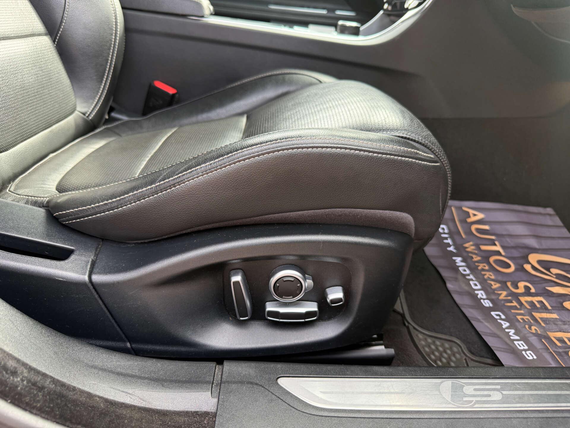 Jaguar XF view 35