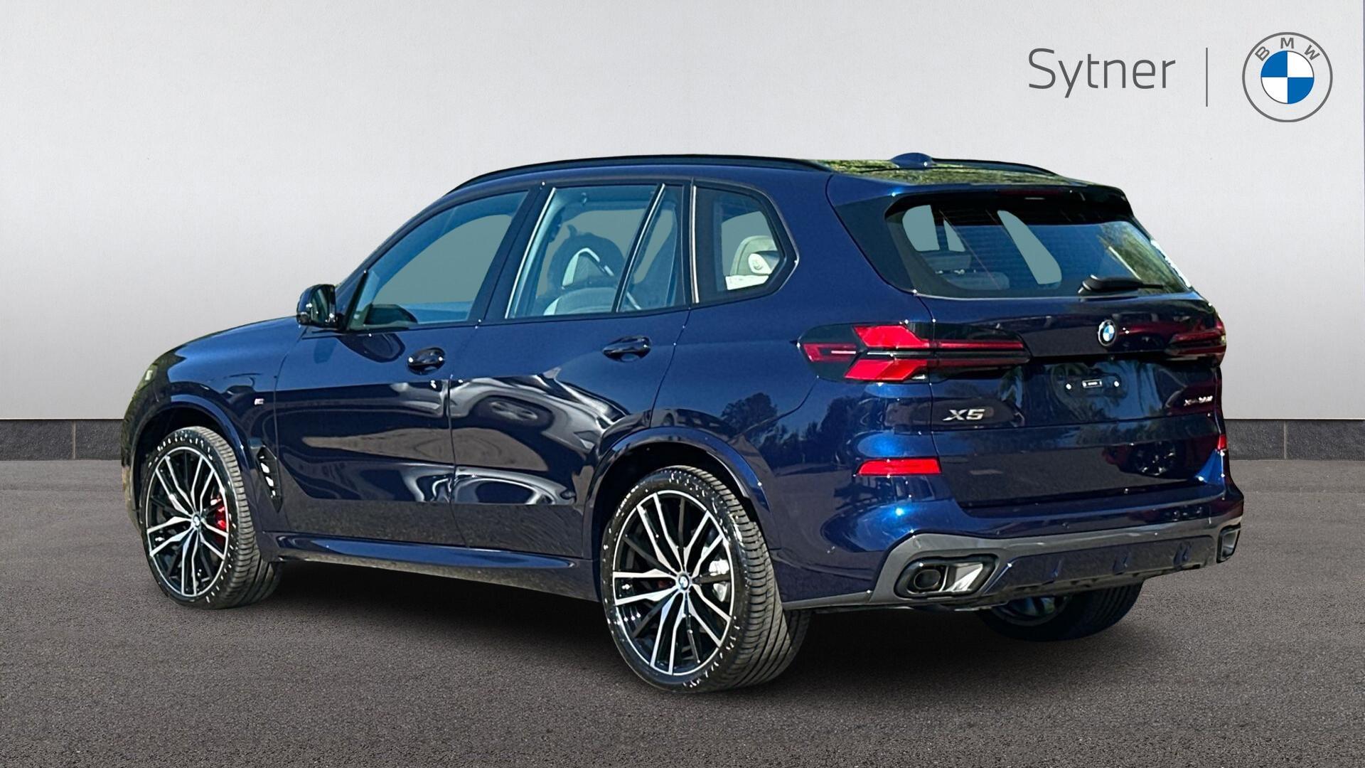 BMW X5 view 2