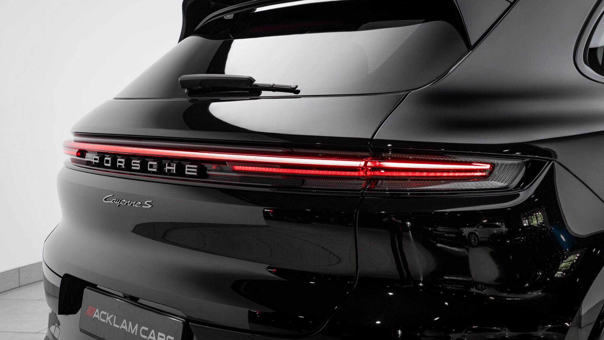 Porsche Cayenne view 17