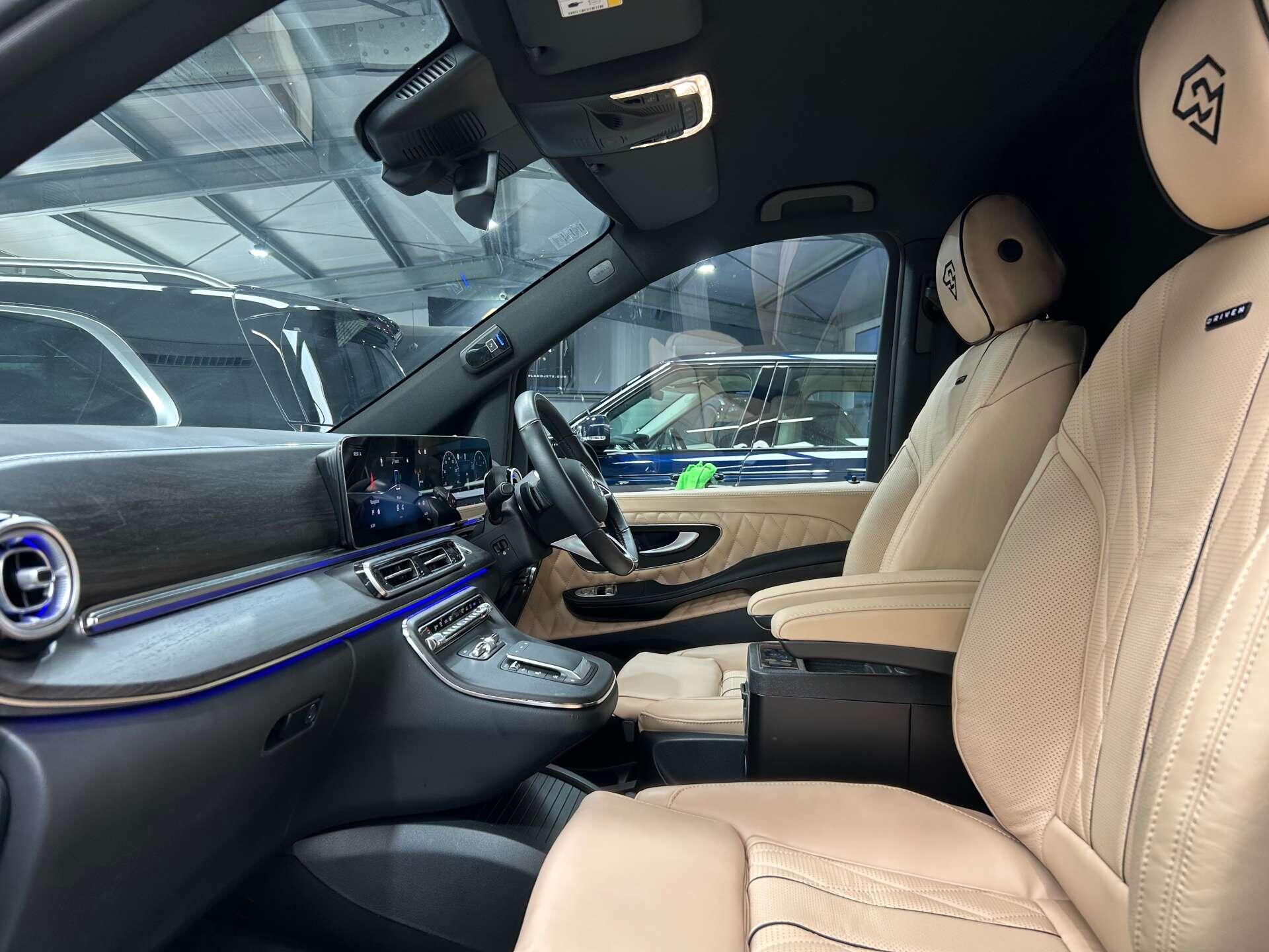 Mercedes-Benz V Class view 44