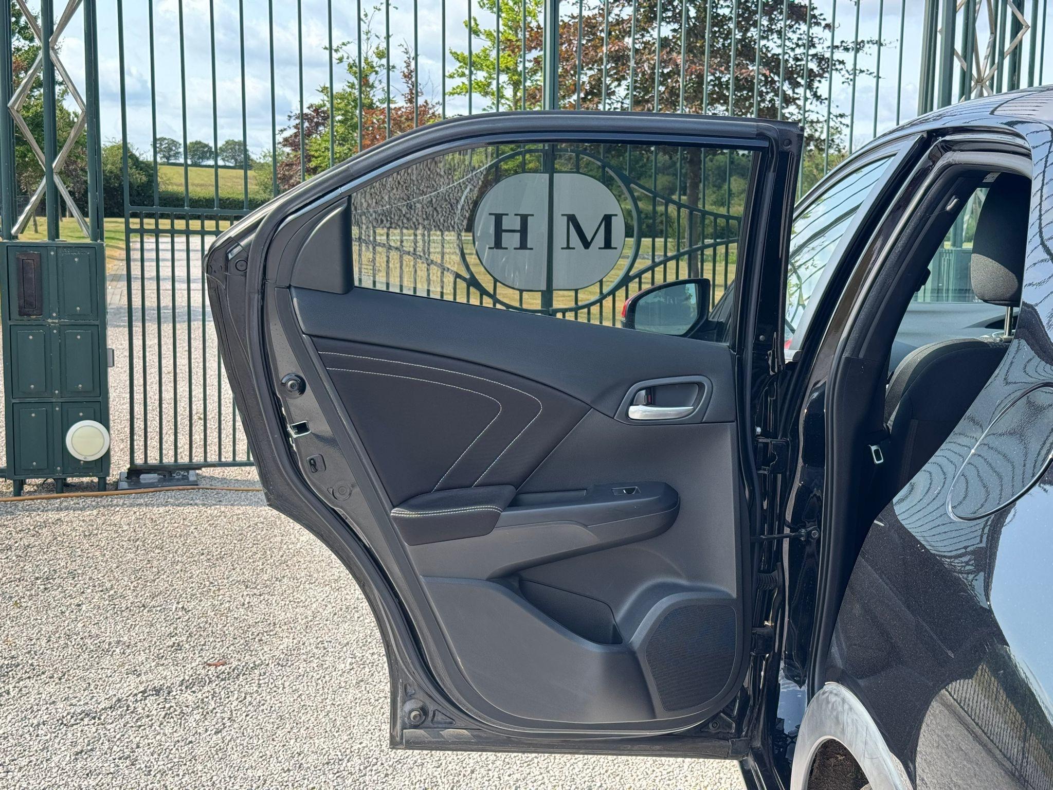 2016 Honda Civic 1.8 i-VTEC Sport Euro 6 (s/s) 5dr • 54,900 miles image 27