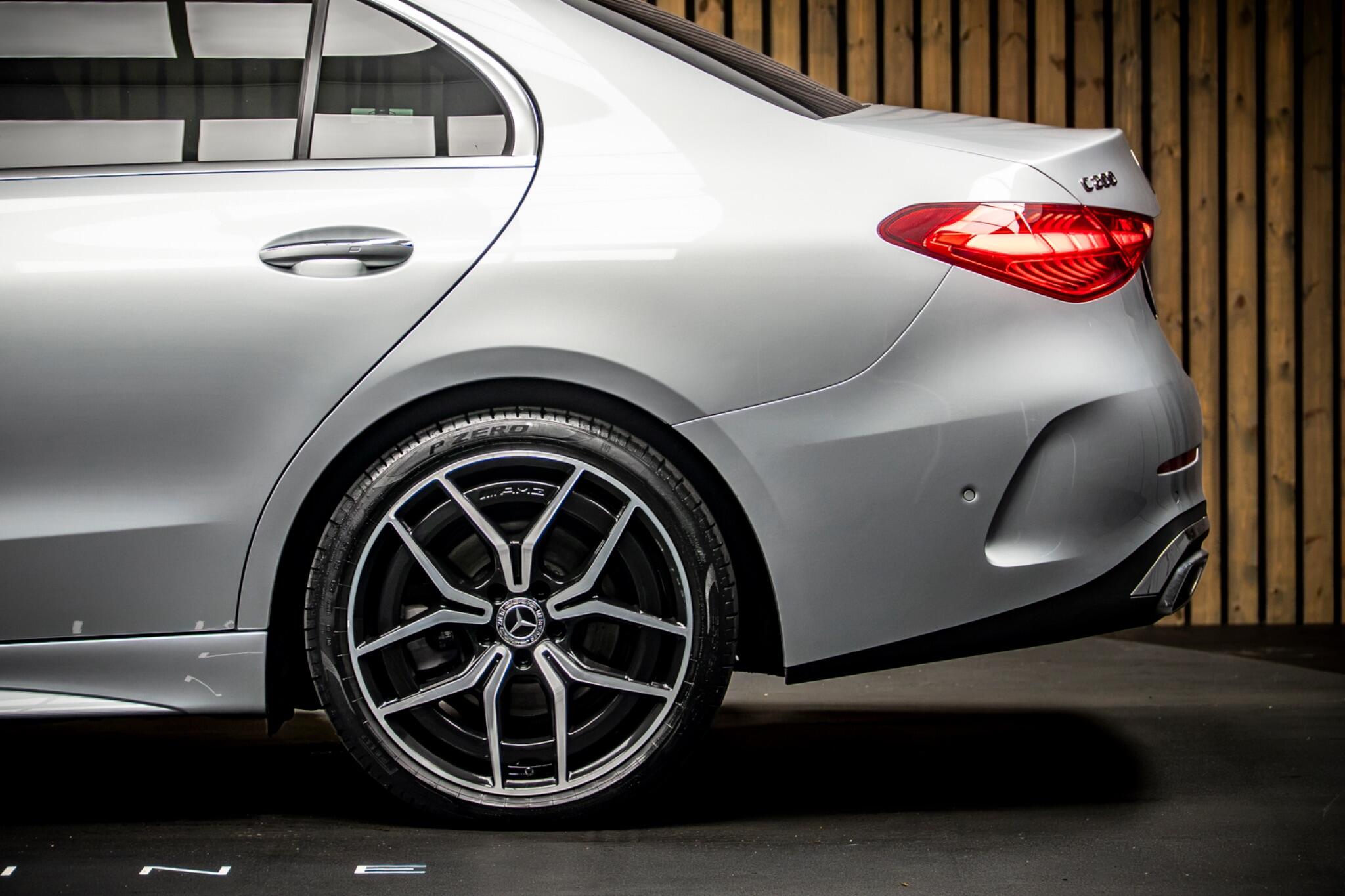 Mercedes-Benz C-Class view 18