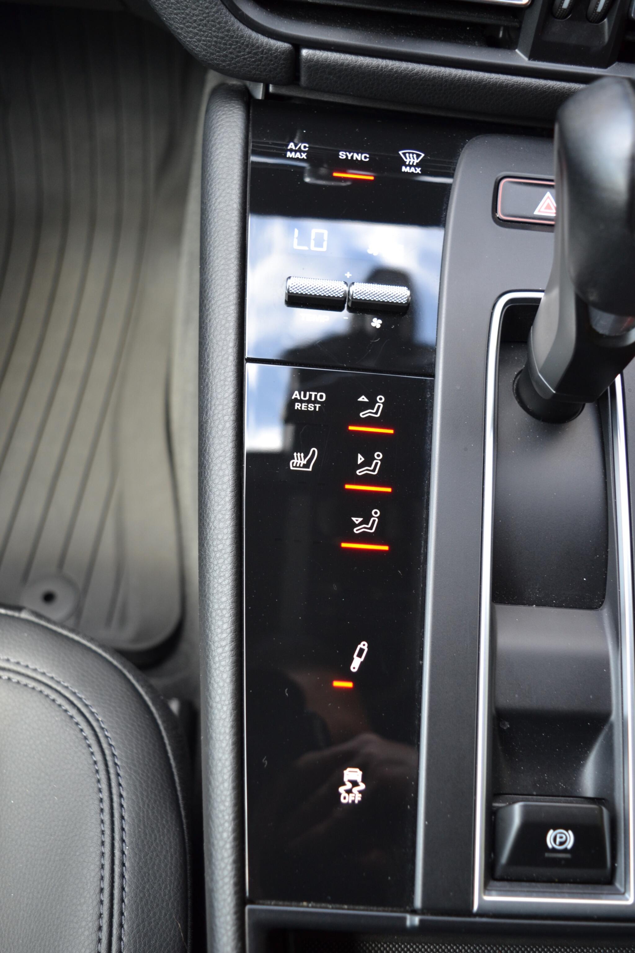 Porsche Macan view 46
