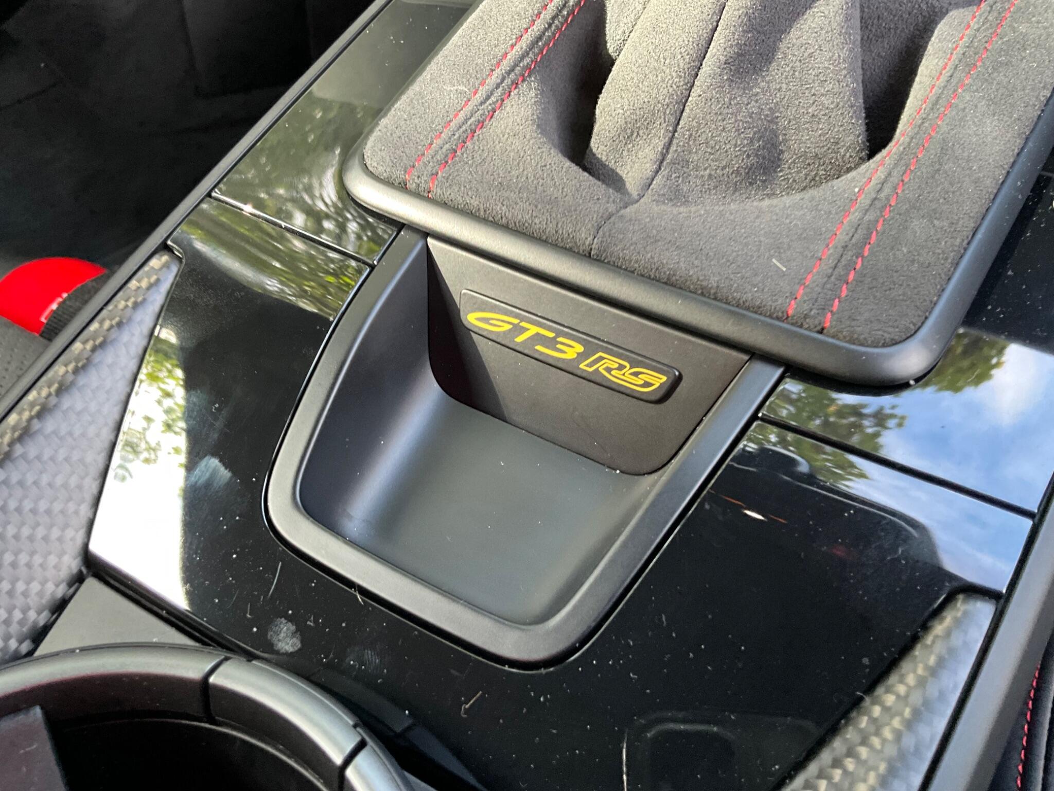 Porsche 911 view 34