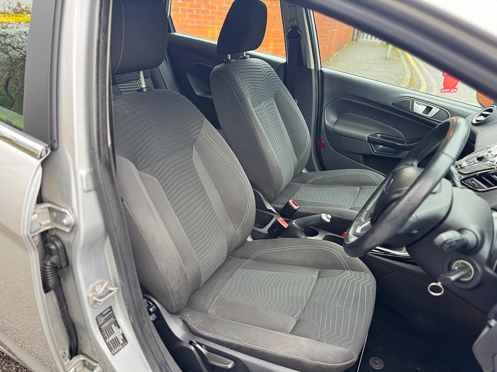 2014 Ford Fiesta 1.5 TDCi Zetec Euro 5 5dr image 34