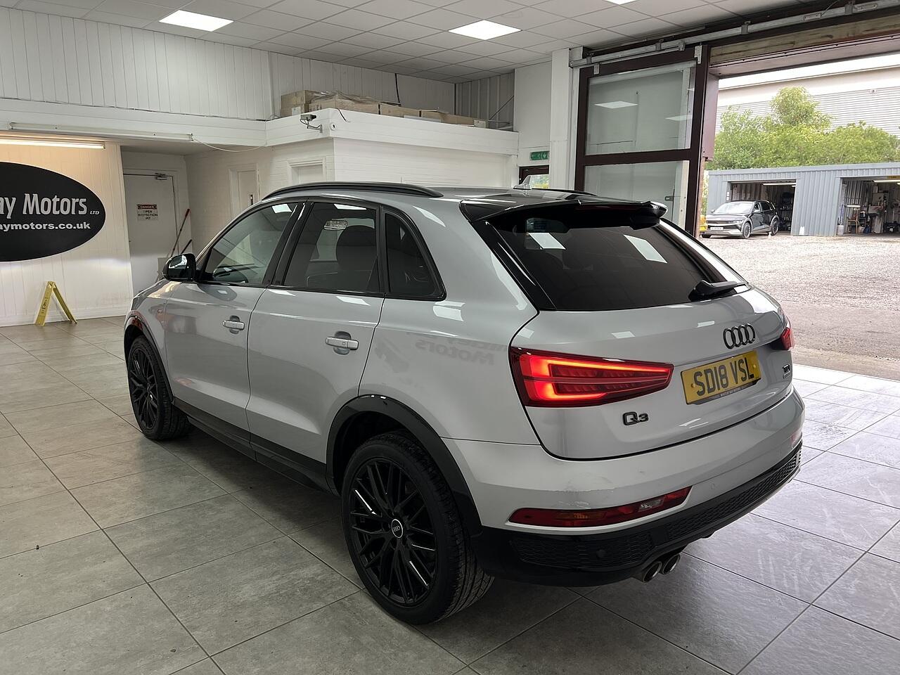 Audi Q3 view 5