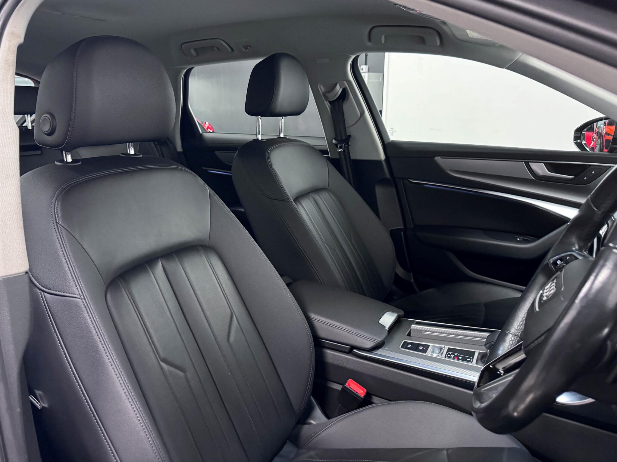 Audi A6 view 31