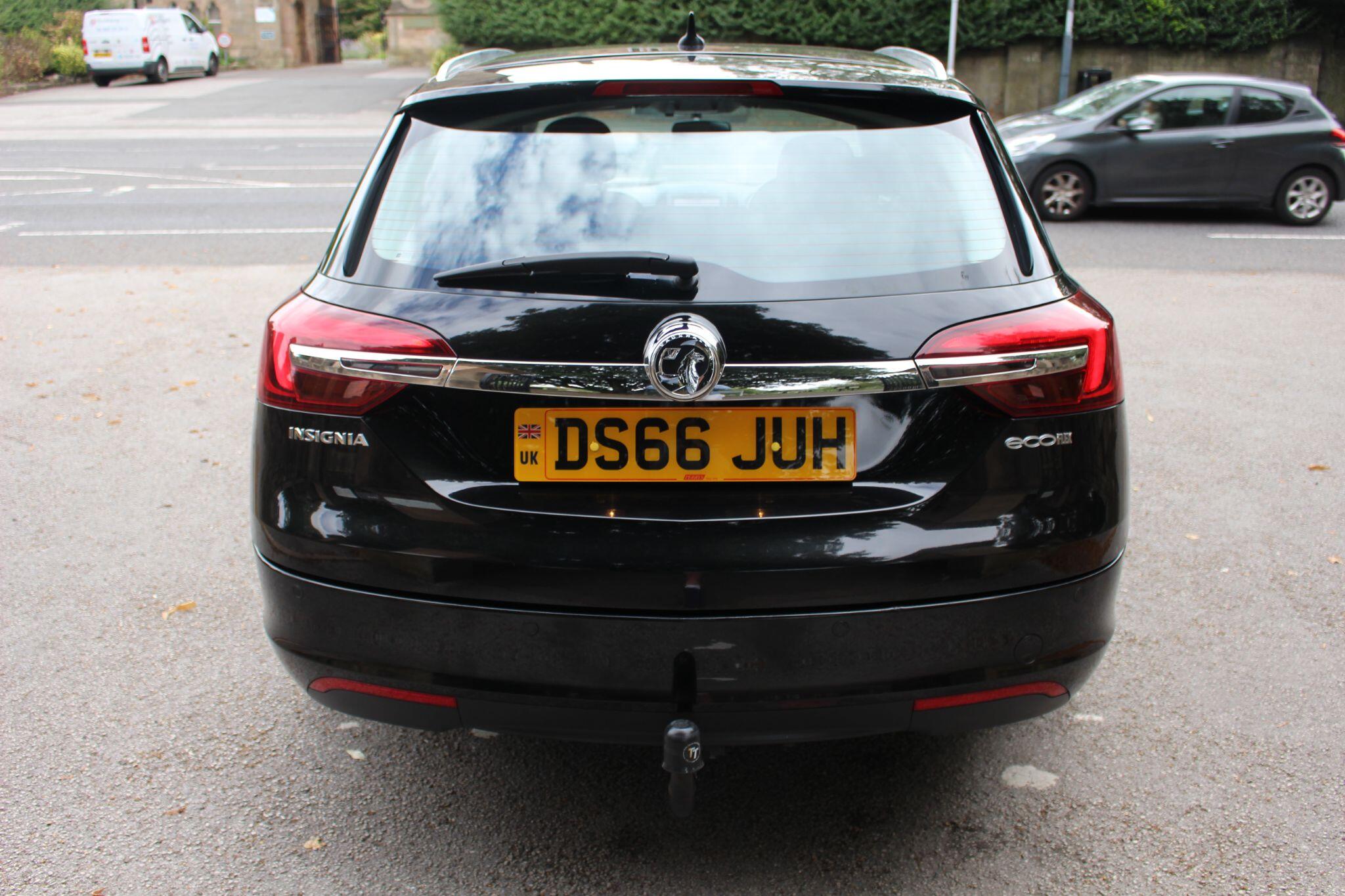 Vauxhall Insignia view 4