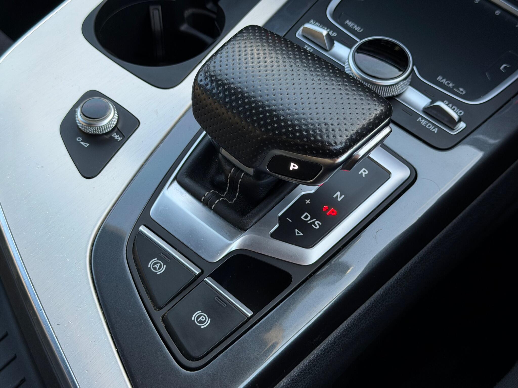 Audi Q7 view 35