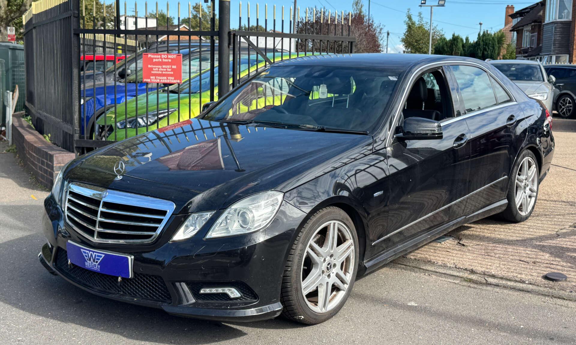 Mercedes-Benz E-Class view 4