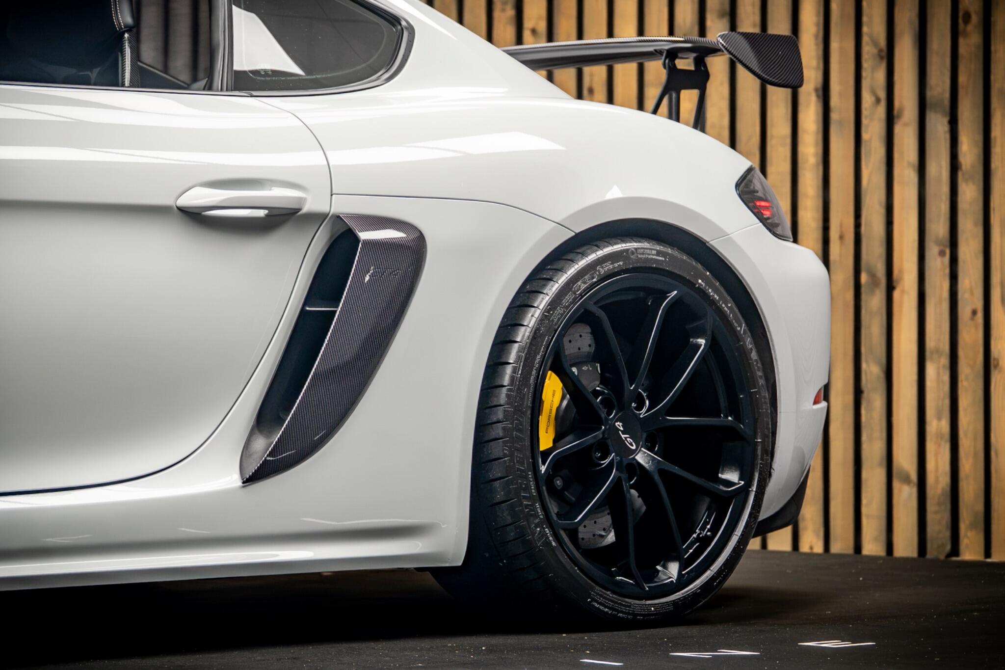 Porsche Cayman view 16