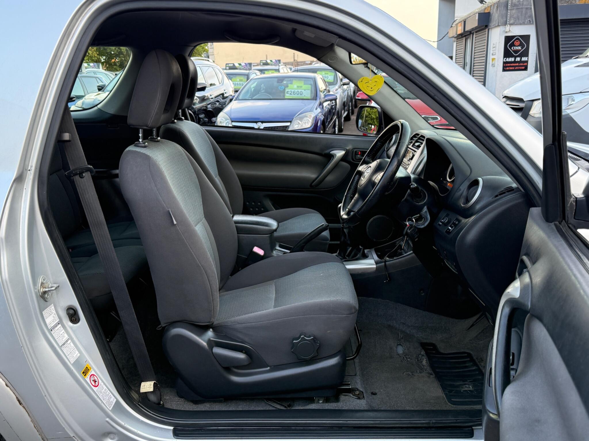 Toyota RAV4 - Image 10