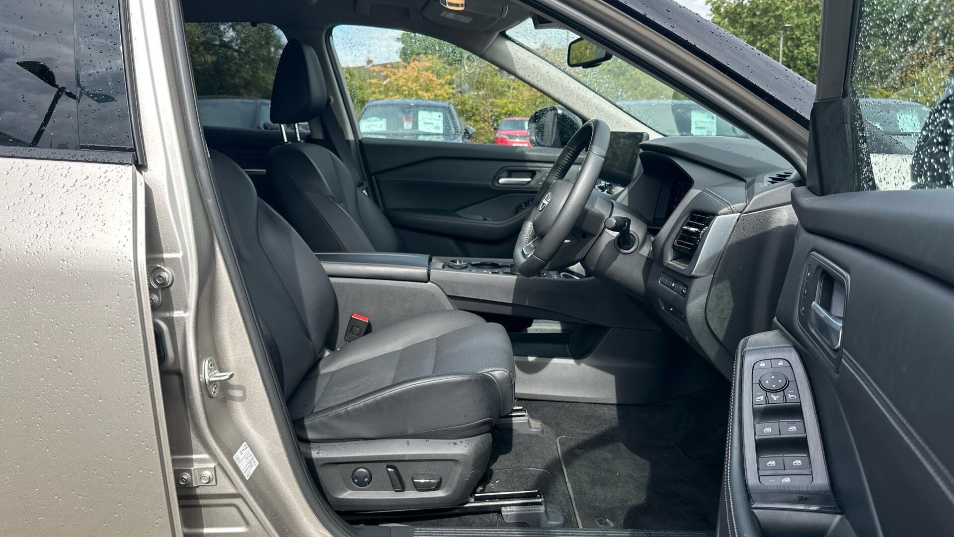 Nissan X-Trail view 48