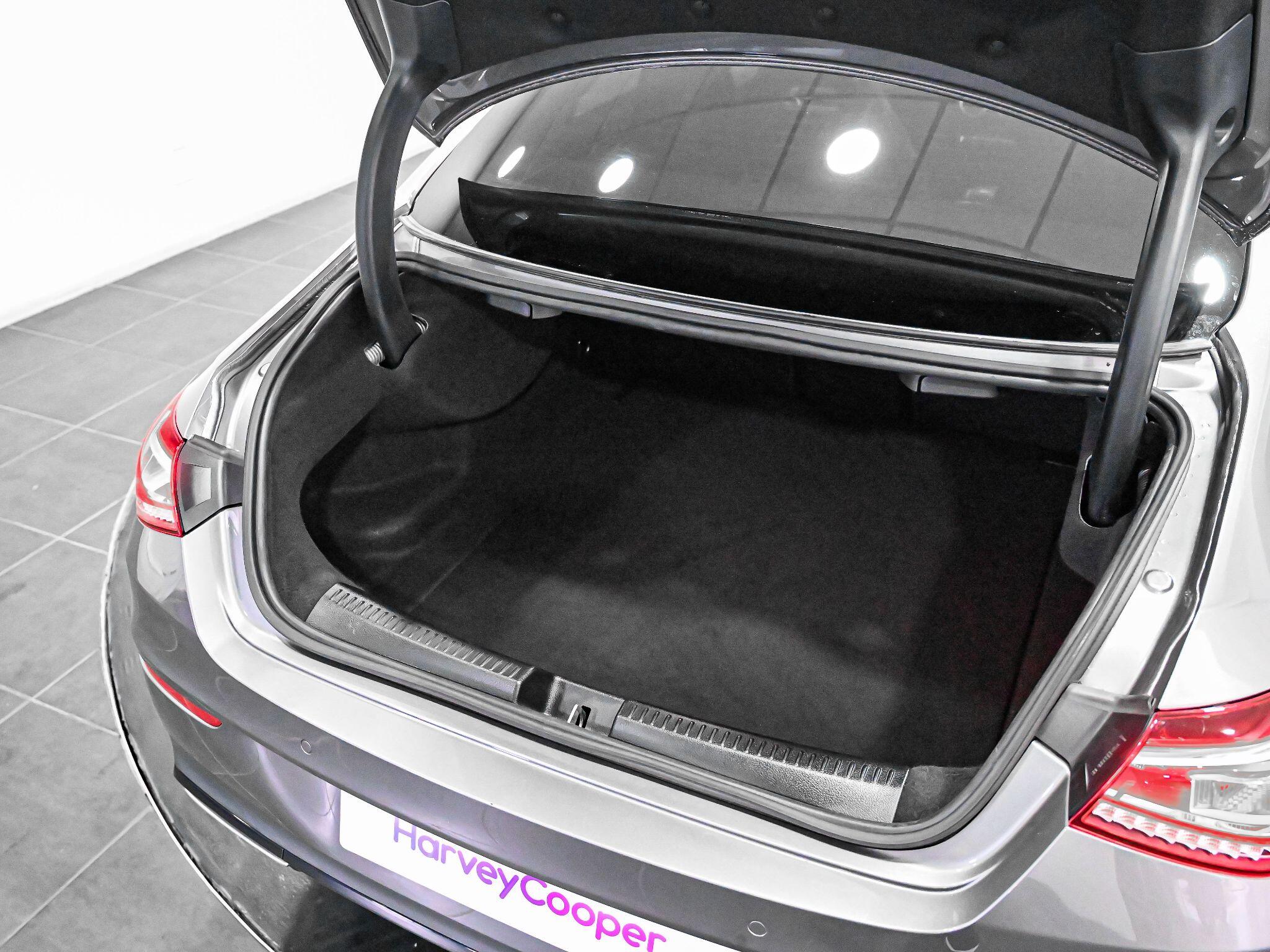 Mercedes-Benz Cla view 29