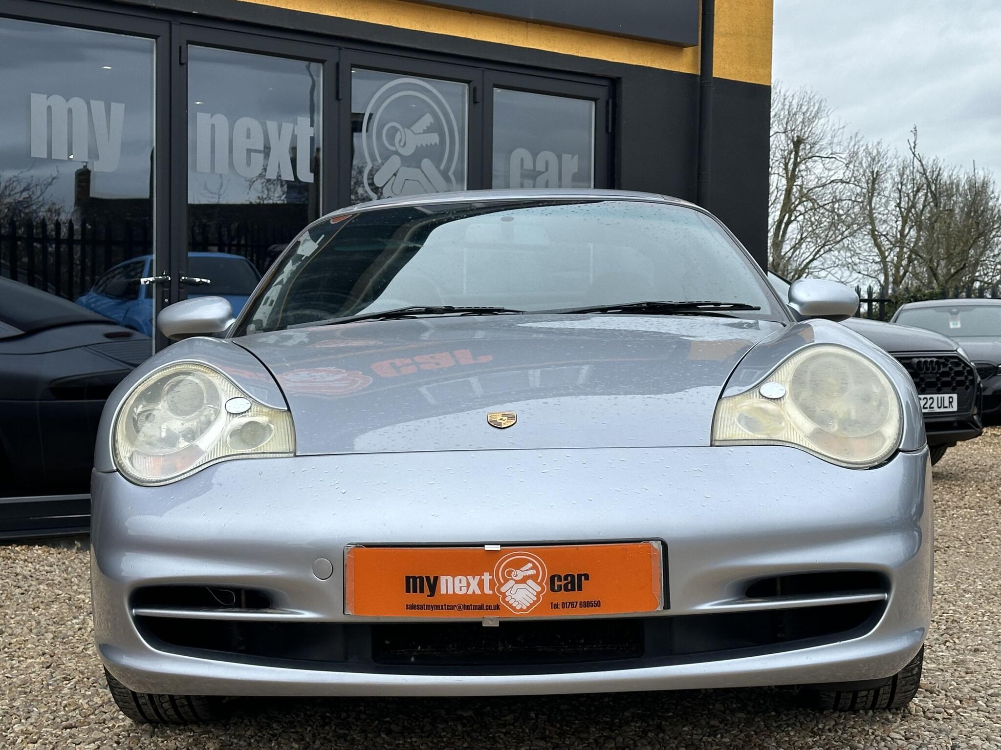 Porsche 911 view 3