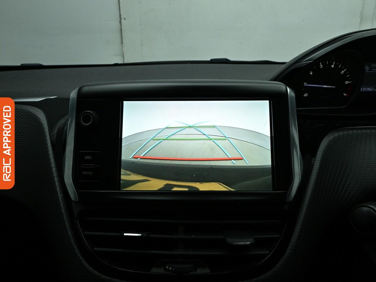 Peugeot 208 view 14