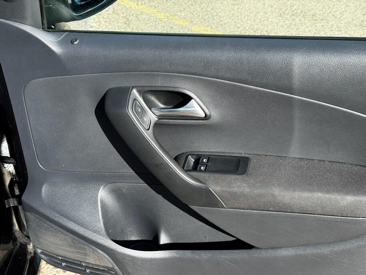 Volkswagen Polo view 31