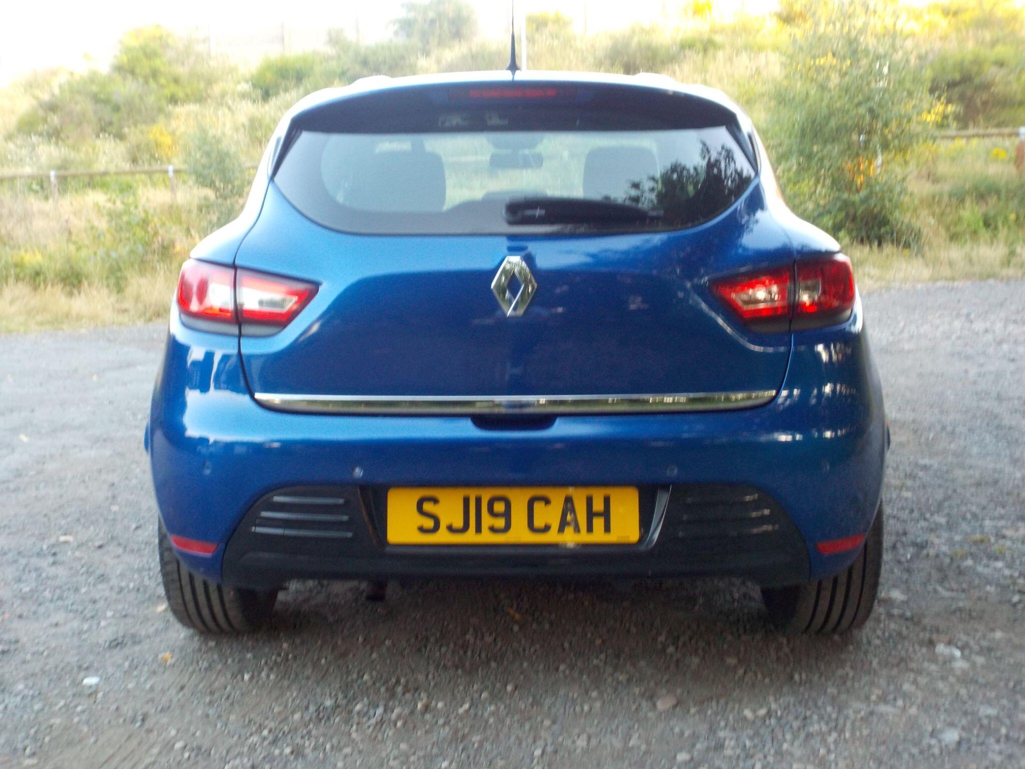 Renault Clio 0.9 TCe Iconic Euro 6 (s/s) 5dr