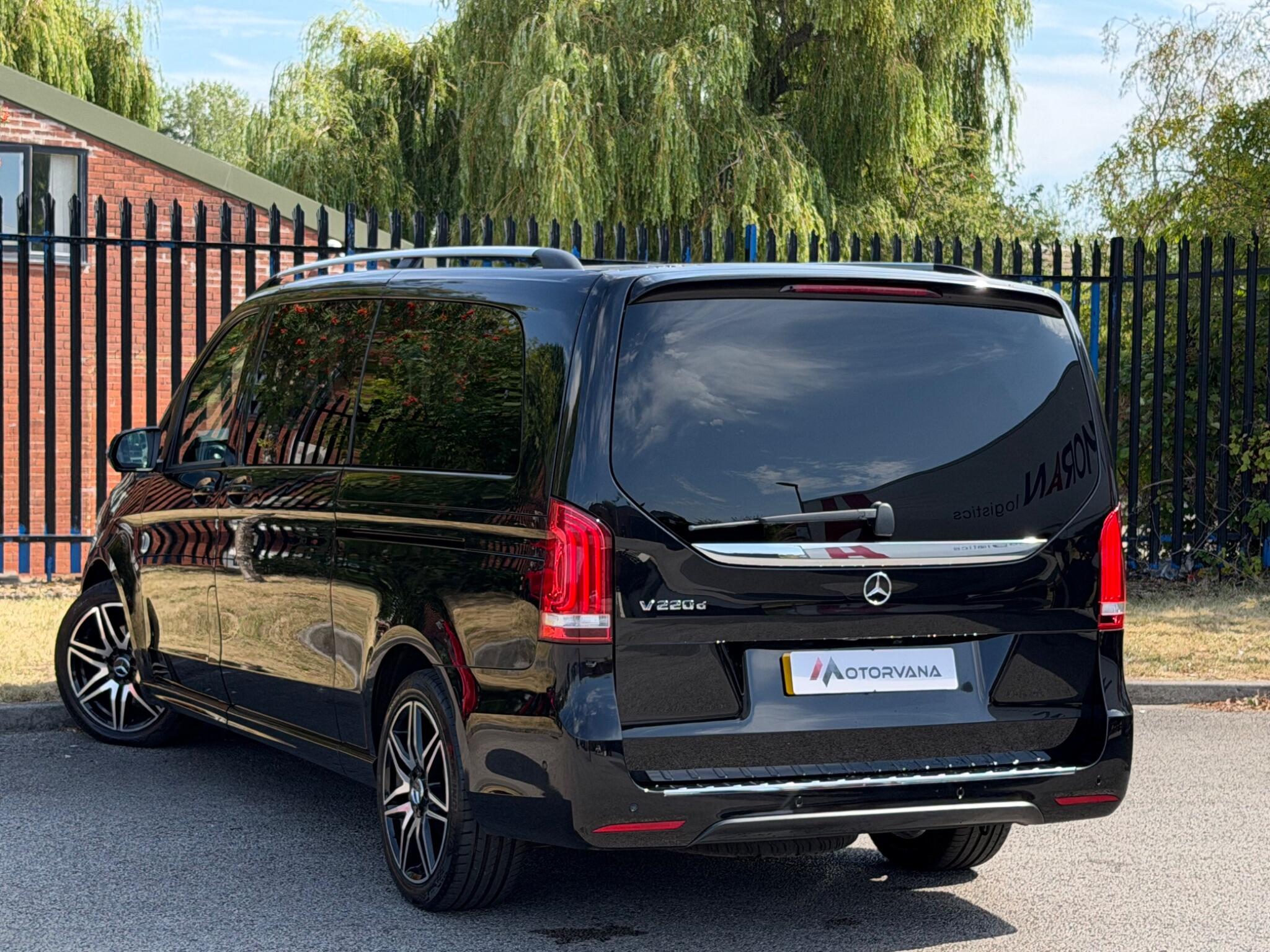 Mercedes-Benz V-Class view 4