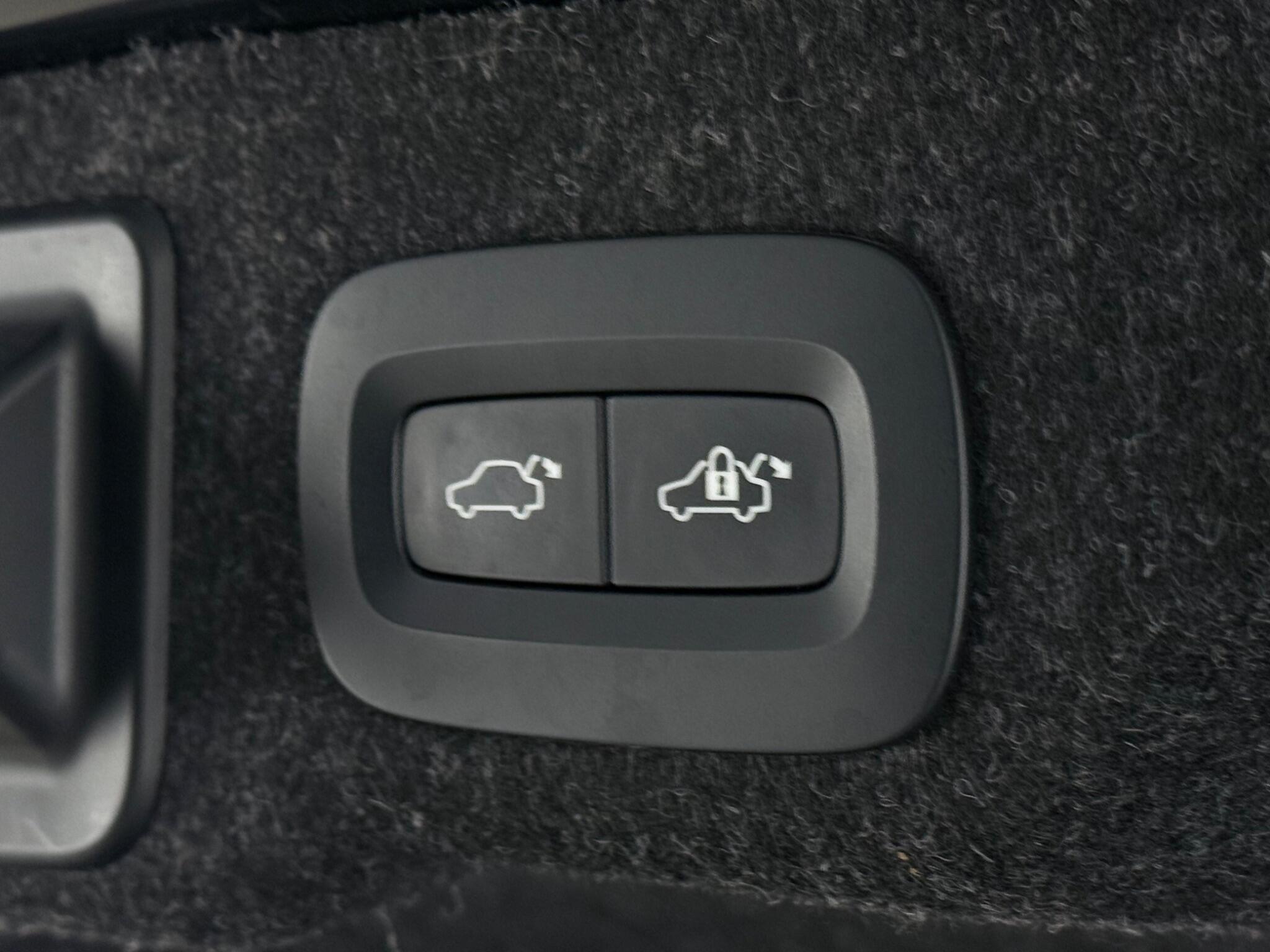 Volvo S90 view 12