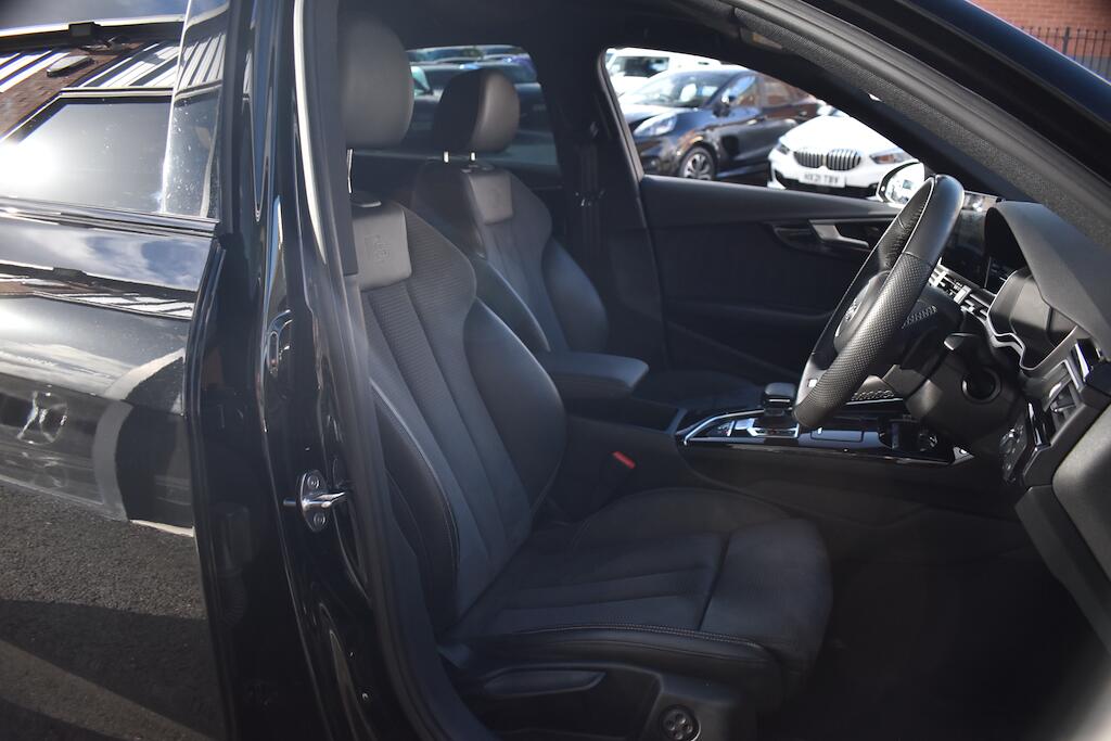 Audi A4 view 9