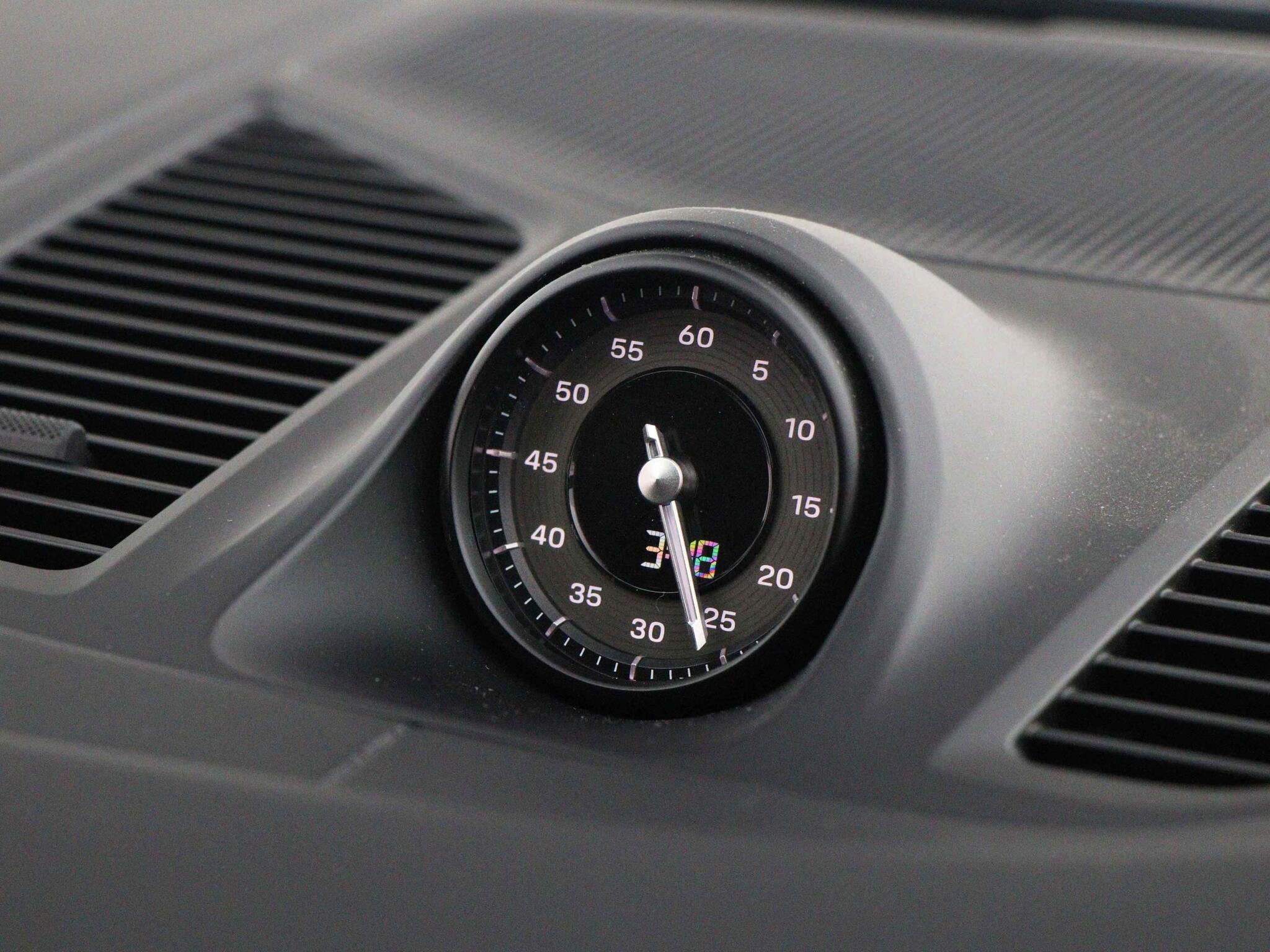 Porsche Cayenne view 49