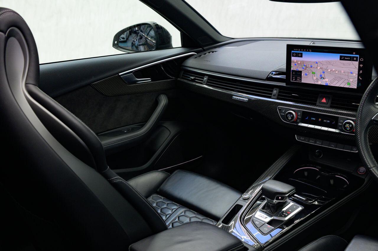 Audi RS4 view 29