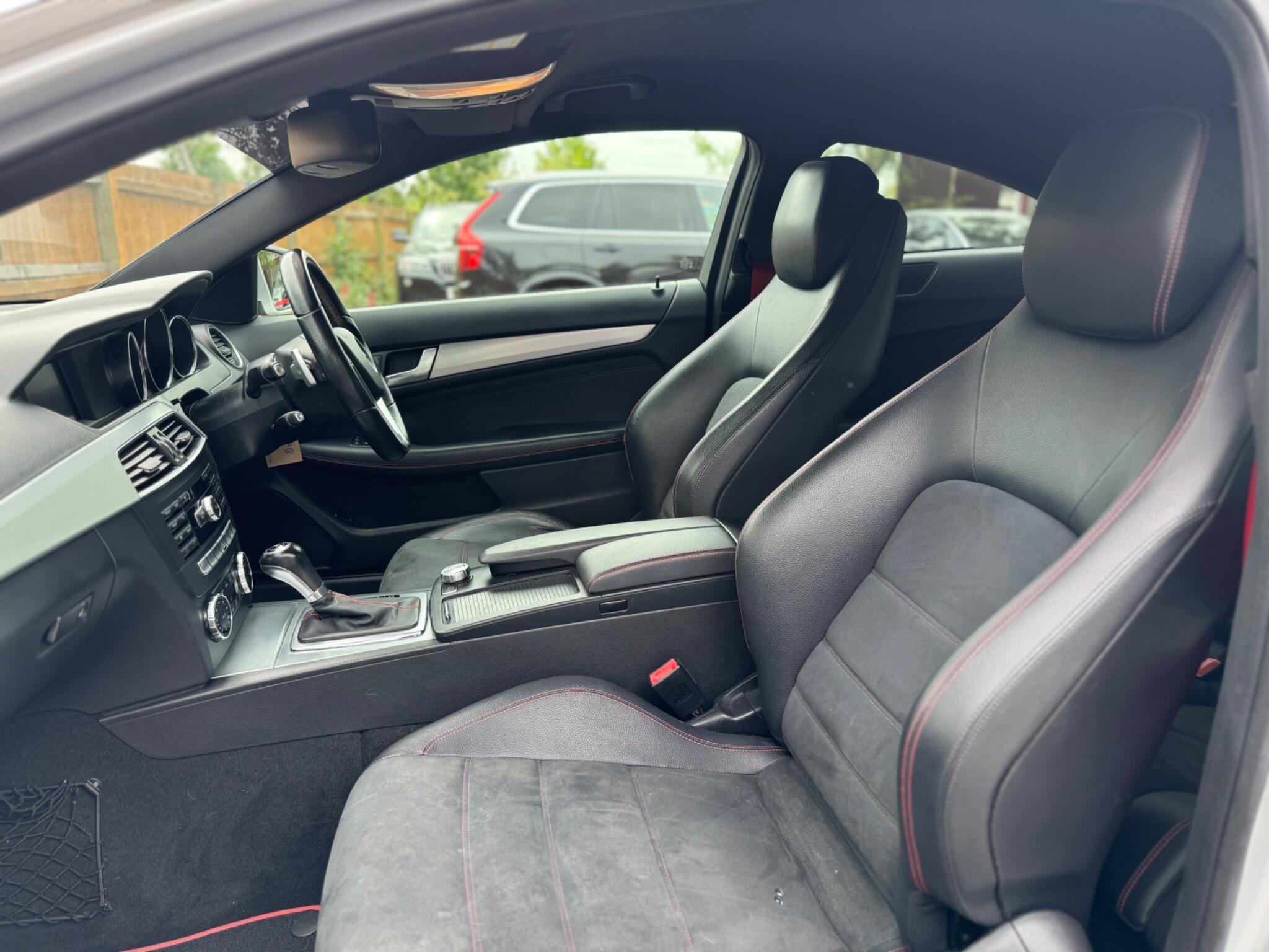 Mercedes-Benz C-Class view 43