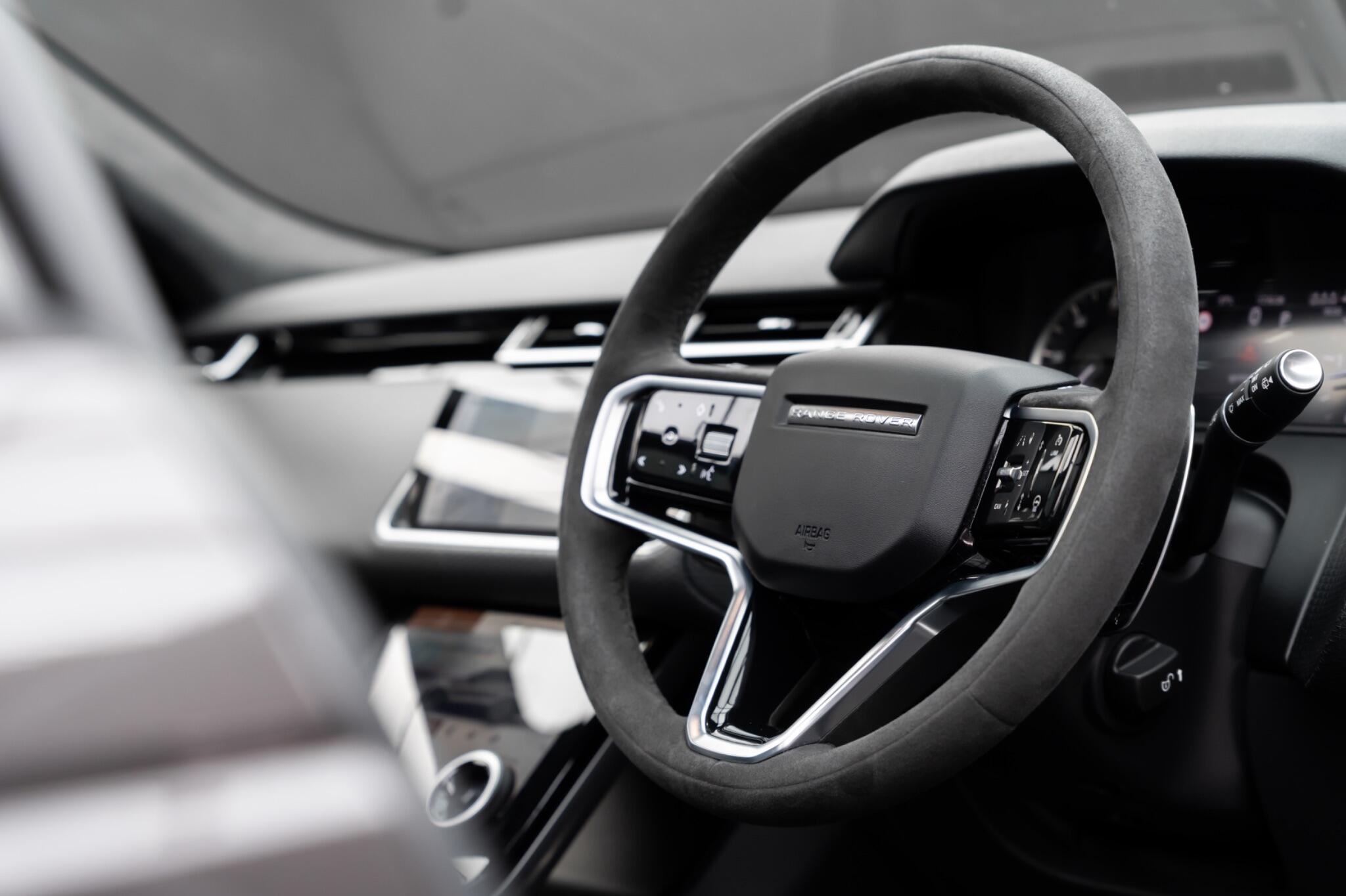 Land Rover Range Rover Velar view 39
