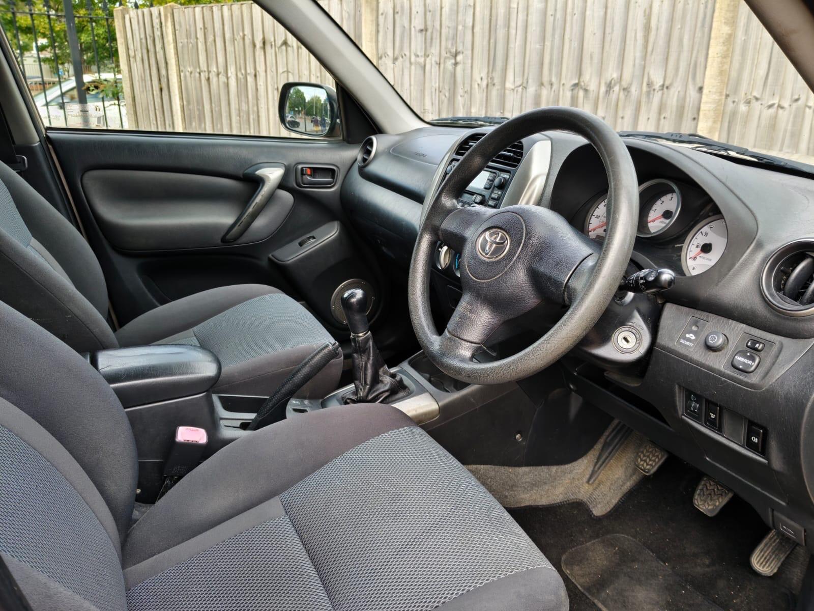 Toyota Rav4 view 11