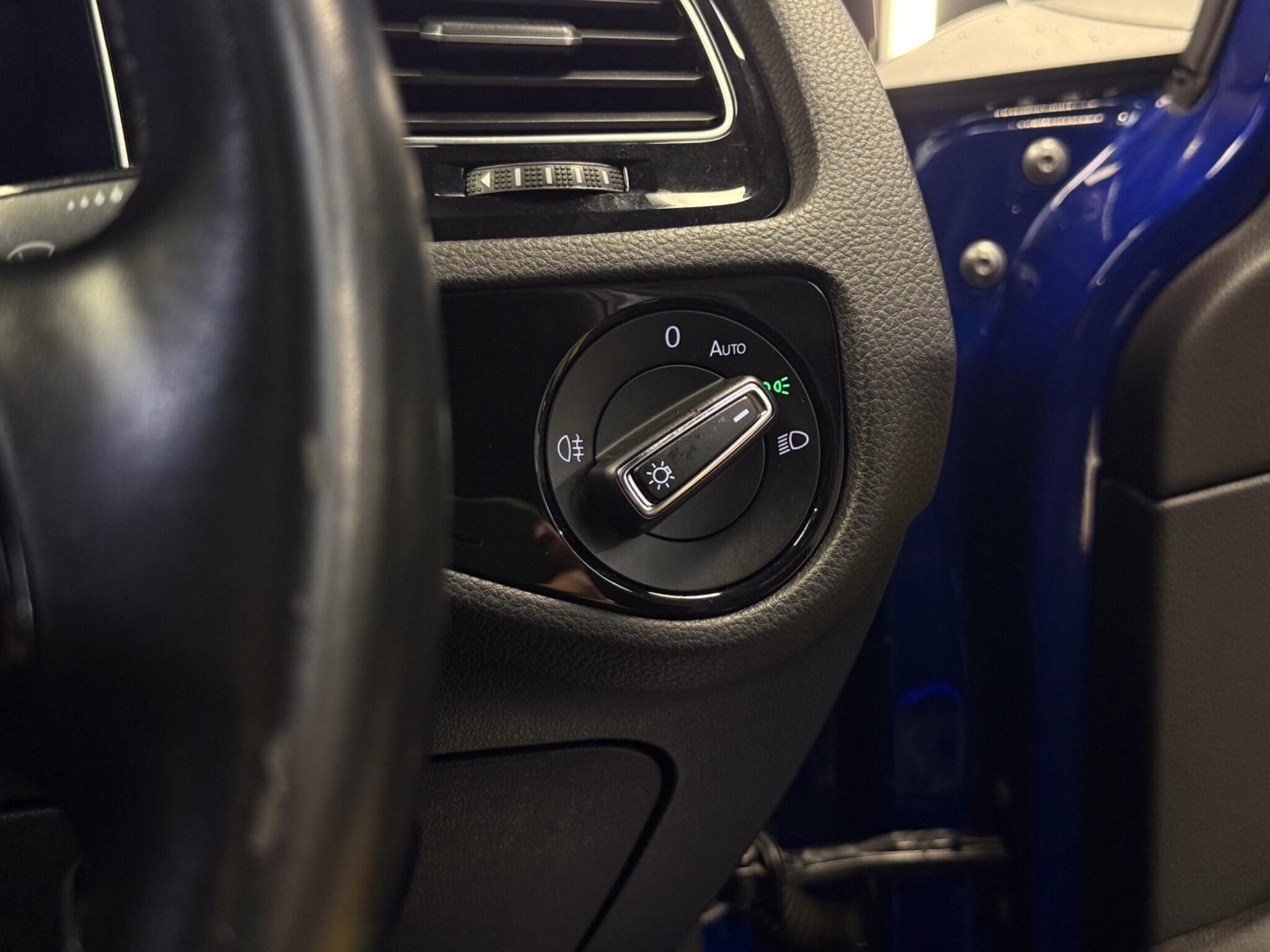 Volkswagen Golf view 44