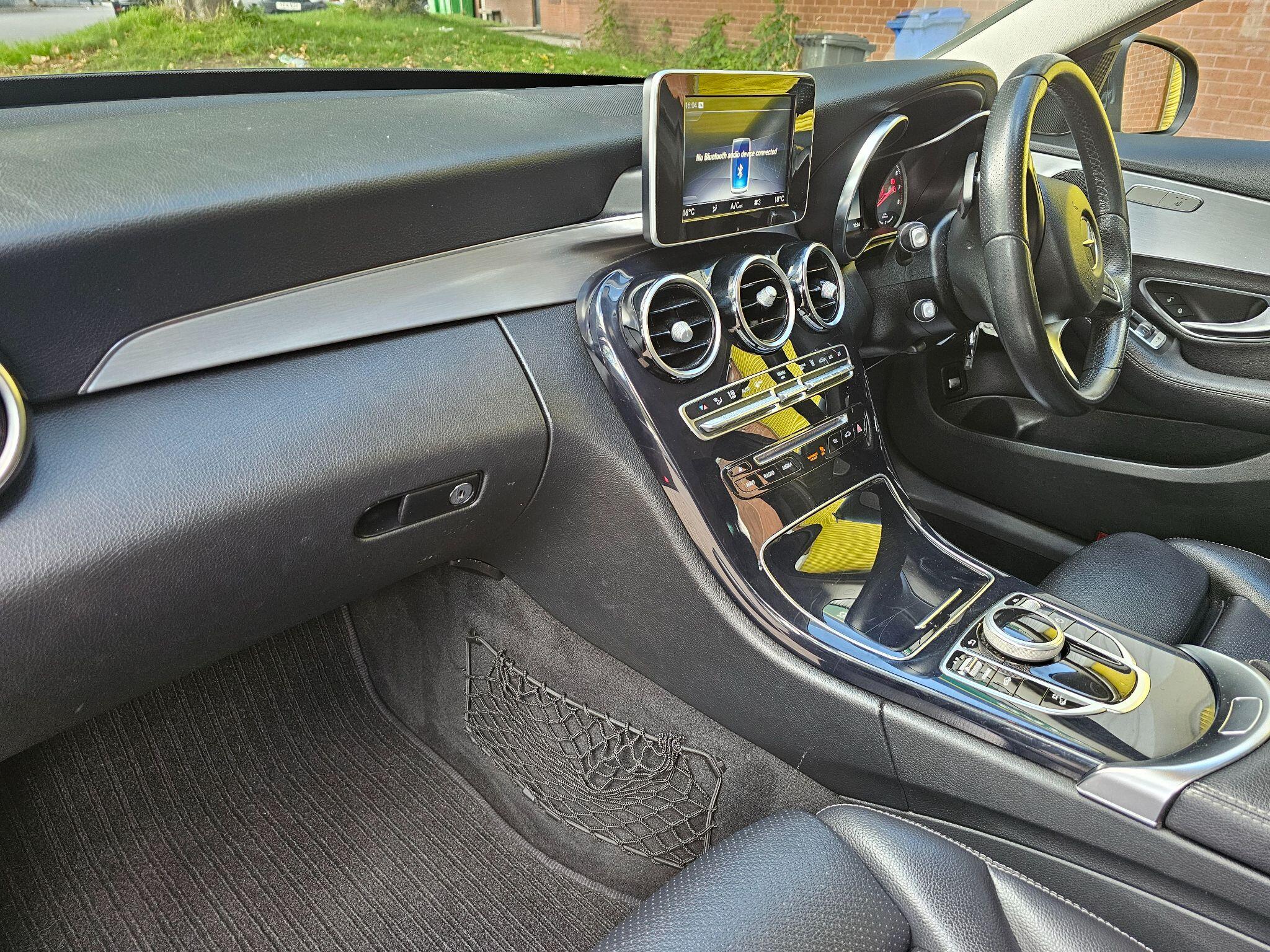 Mercedes-Benz C-Class view 19